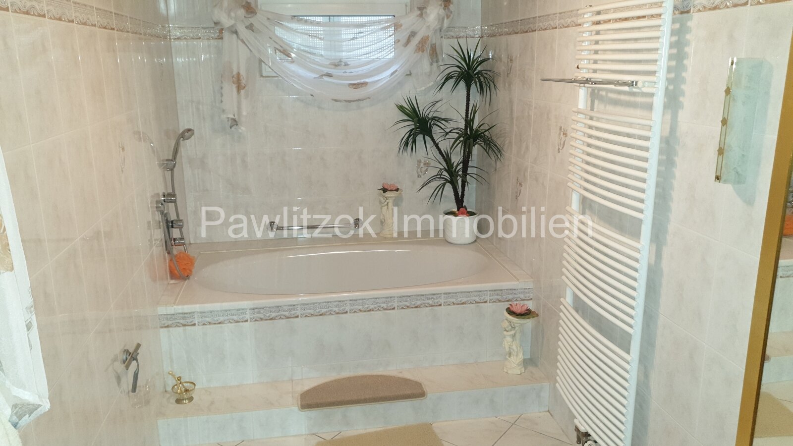 Badewanne Untergeschoss Badewanne Untergeschoss